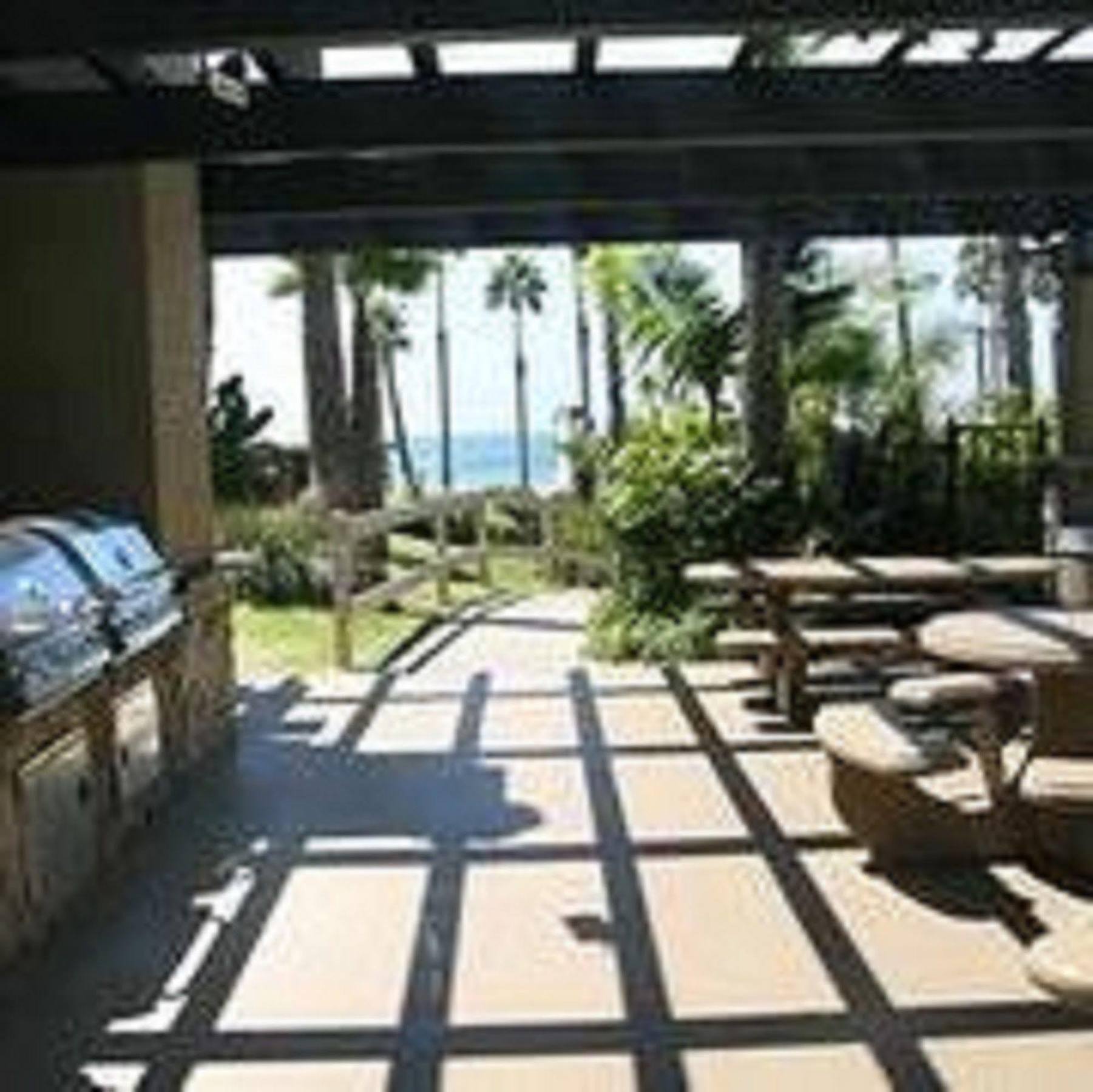 Oceanview Retreat - Steps To The Beach And 2 Pools オーシャンサイド エクステリア 写真